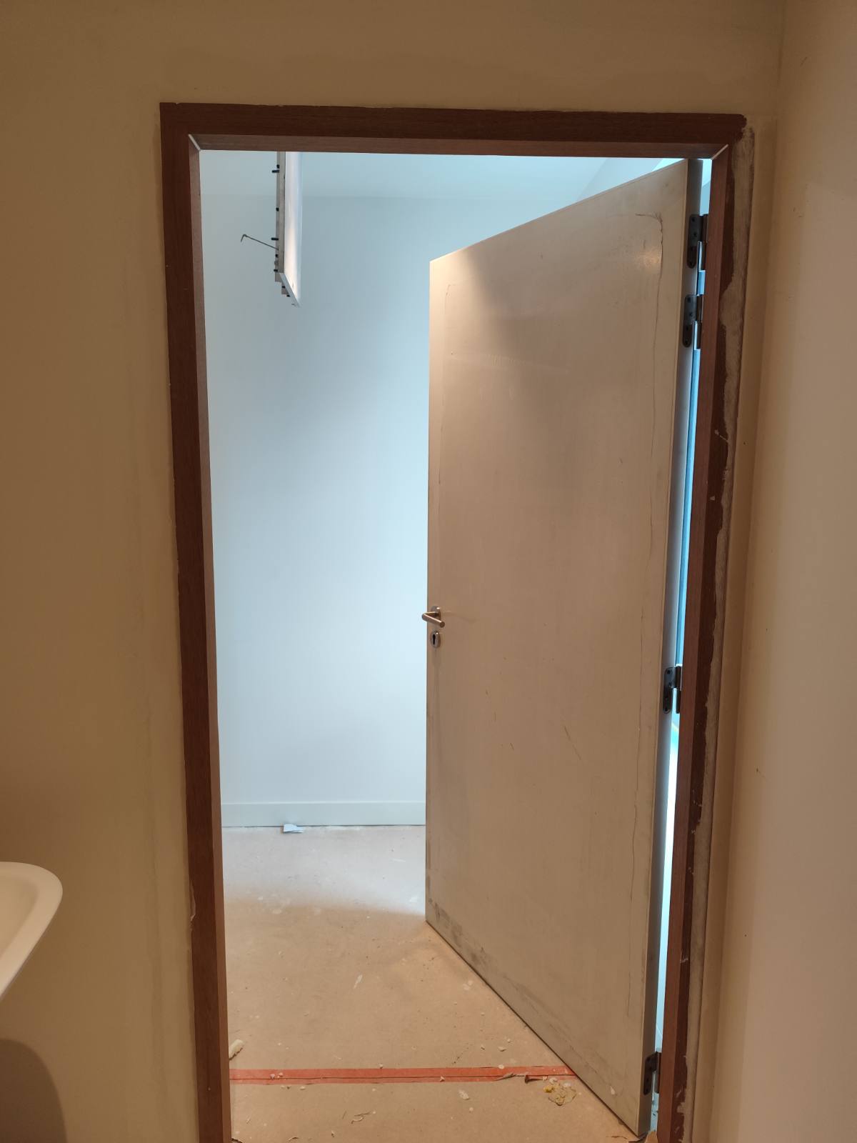 Réparation autour de la porte